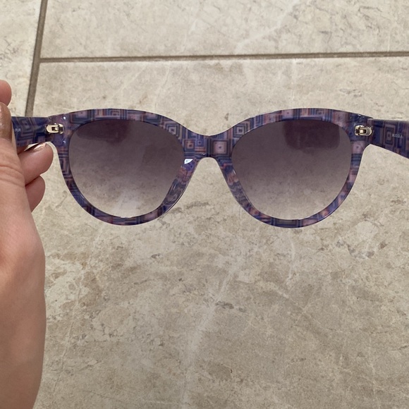 Moda International Dark Purple Sunglasses & Hard Shell Case - Picture 9 of 14